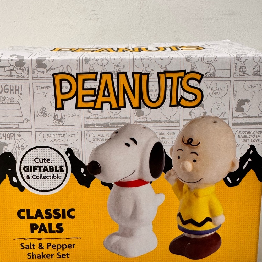Peanuts Snoopy and Charlie Brown Shaker Set - Red, Yellow, Black